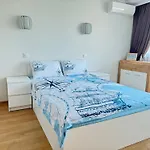 Sea Garden 2bd Апартаменты *